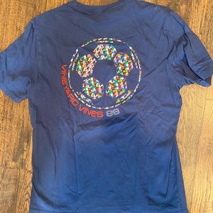 Vineyard Vines Men’s Graphic Tee small